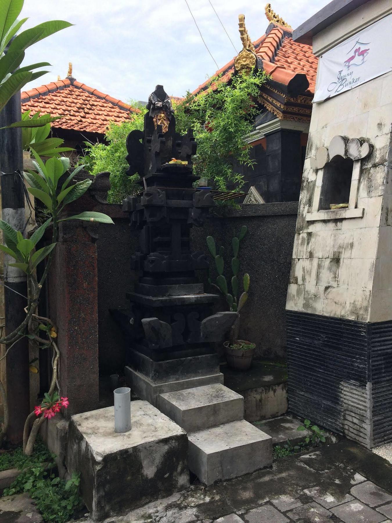 Jenny Bunker Homestay Kuta  Exterior photo