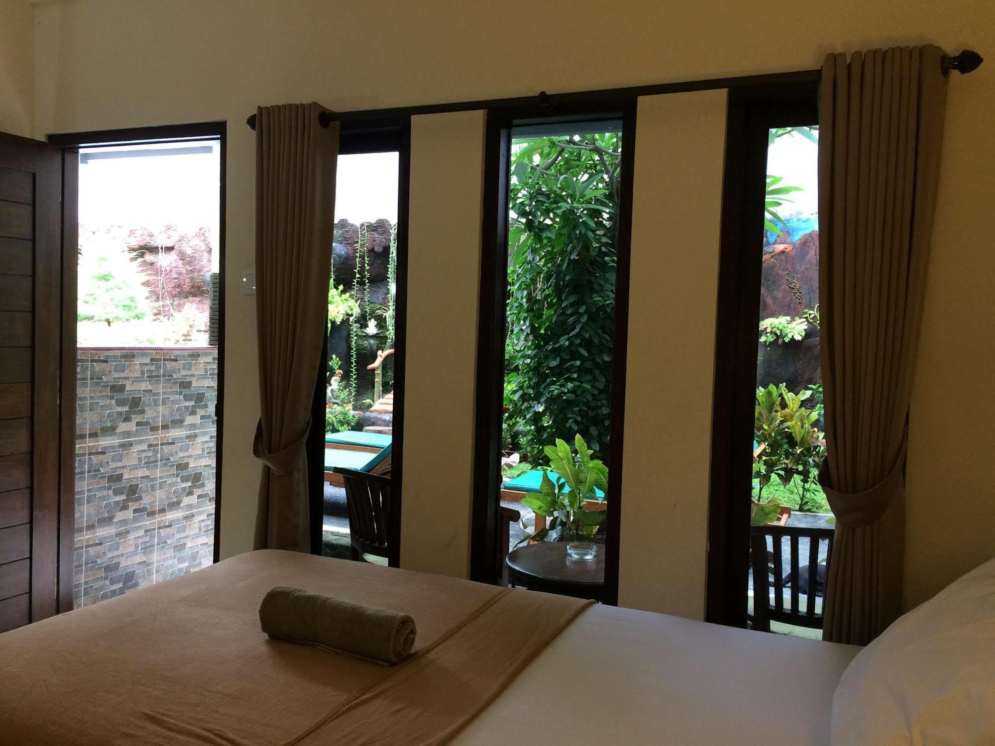 Jenny Bunker Homestay Kuta  Exterior photo